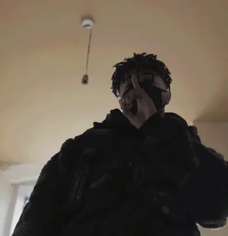 Gif do Scarlxrd no clip da música Miss Me
